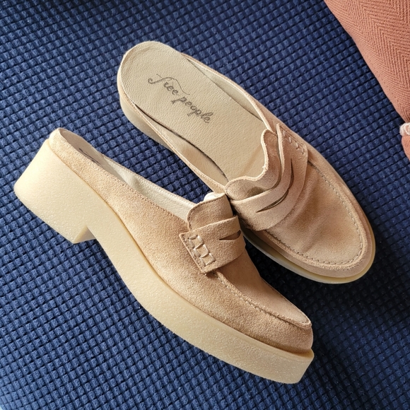 Free People Beige Leighton Suede Platform Loafer‎ Mules Comfort Shoes US 8.5 - Picture 1 of 12